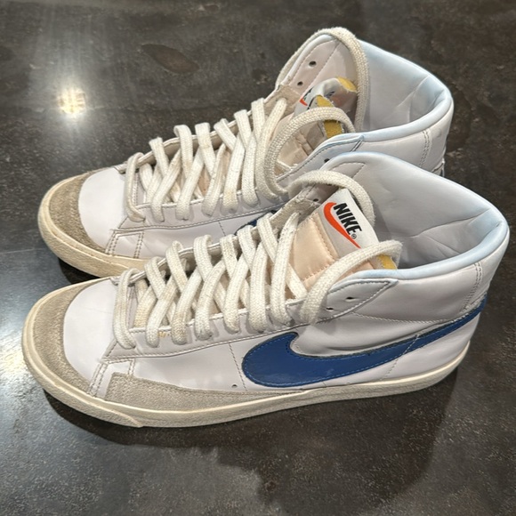 Women’s Nike Blazer Mid '77 'White Racer Blue Swoosh Sneakers - Picture 1 of 11